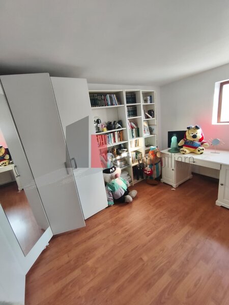 Casa vanzare Giulesti, 4 camere