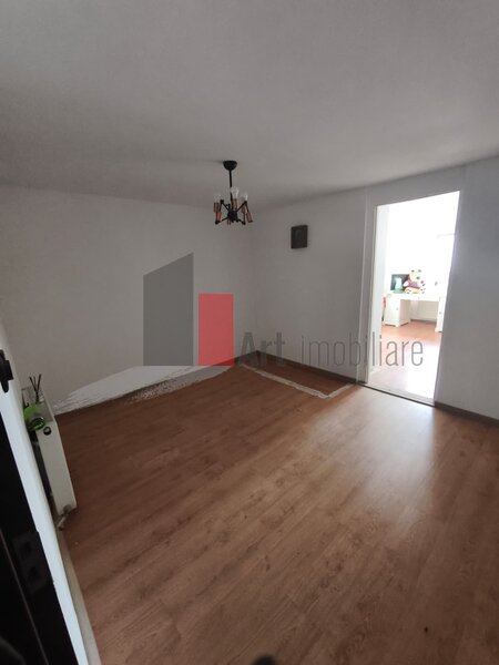 Casa vanzare Giulesti, 4 camere